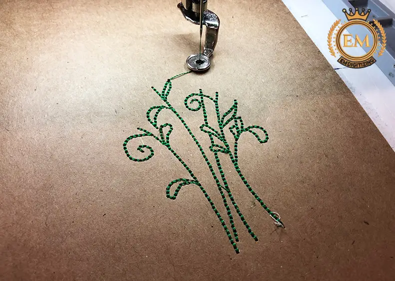 Comienza a coser tu diseño.ard Tips &Tutoriall 4 Start sewing on your design