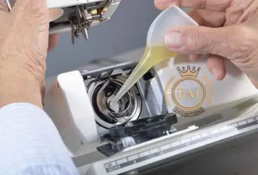 Hautlez Conseils pour entretenir la machine à broderdery Machine 7 Oil Your Equipment Regularly