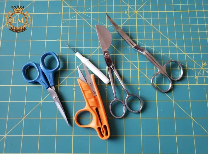 Embroidery Scissors that Trim Jump Stitches Well